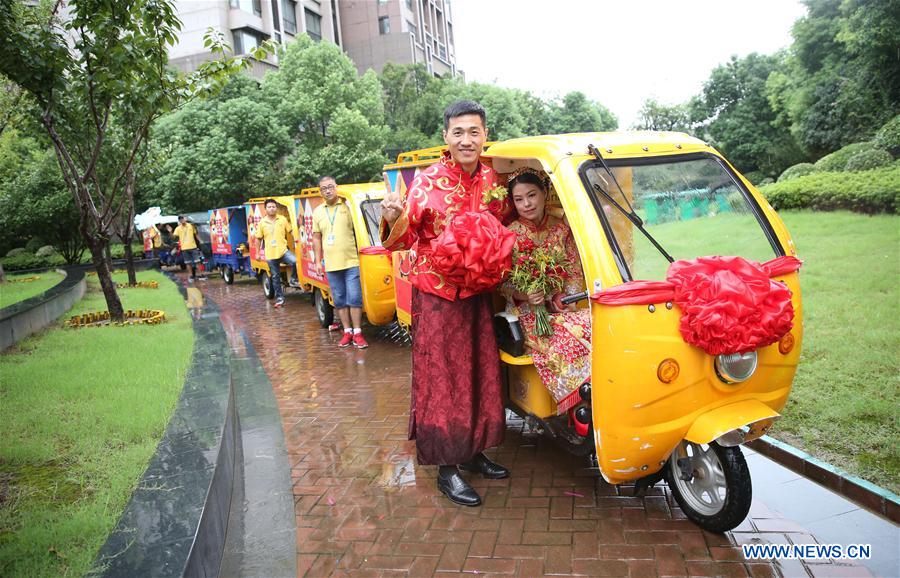 CHINA-NANJING-COURIER-WEDDING (CN)
