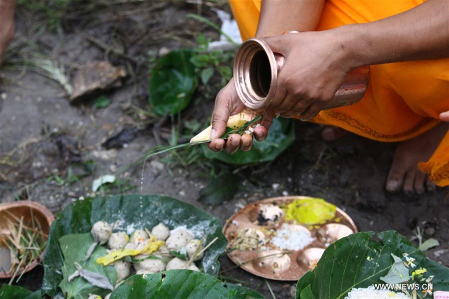 NEPAL-KATHMANDU-KUSE AUNSI