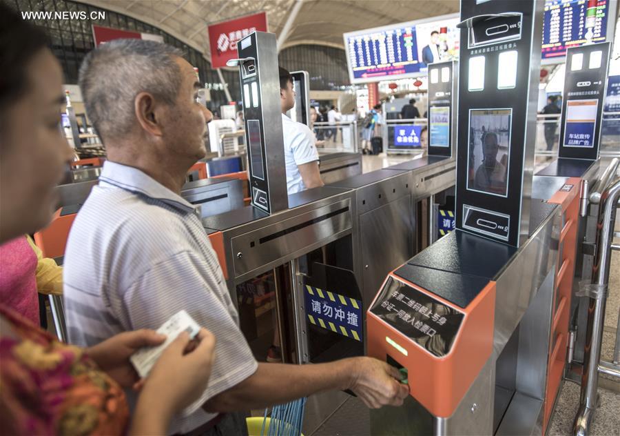 CHINA-WUHAN-RAILWAY STATION-FACIAL RECOGNITION DEVICE (CN)