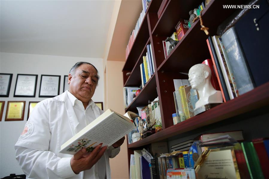 MEXICO-MEXICO CITY-TRADITIONAL CHINESE MEDICINE