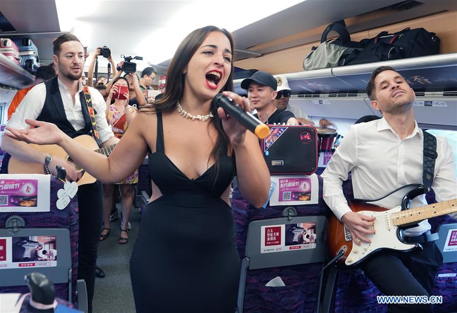 CHINA-SHANGHAI-QIXI FESTIVAL-LOVE TRAIN (CN)