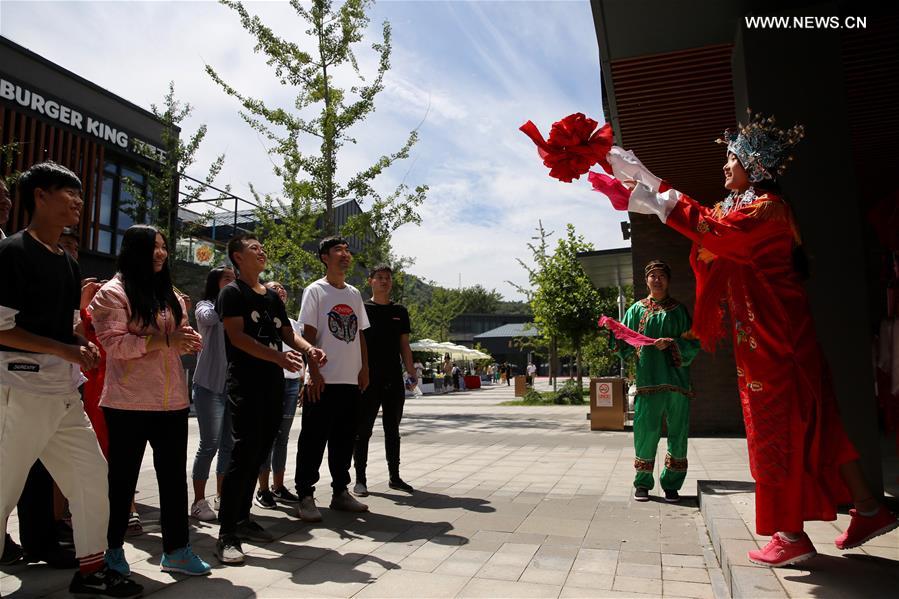 CHINA-BEIJING-GREATWALL-TRADITION-FESTIVAL (CN)