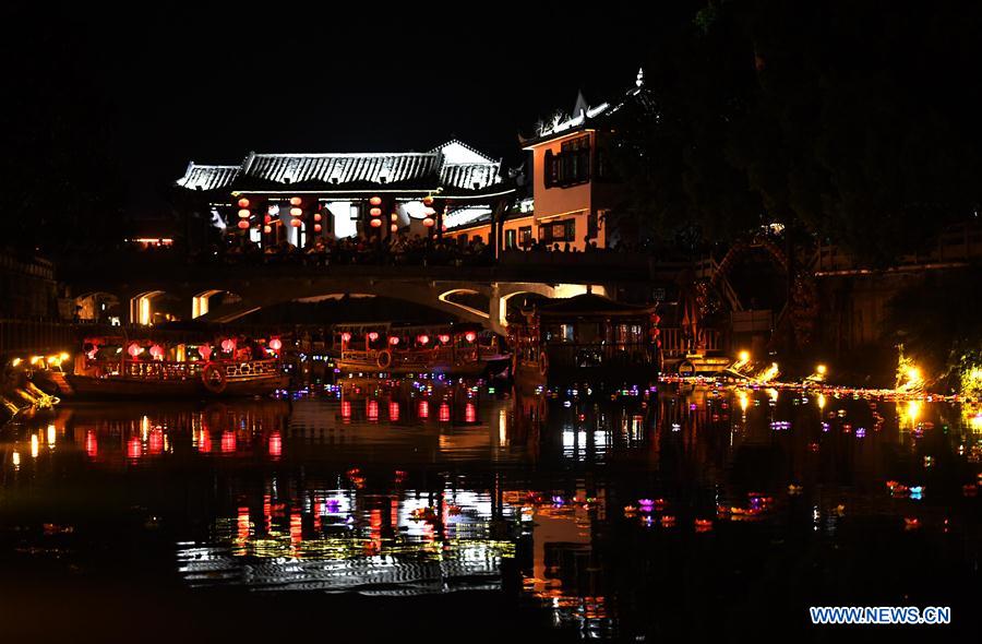 CHINA-ANHUI-FEIXI-RIVER LANTERN (CN)
