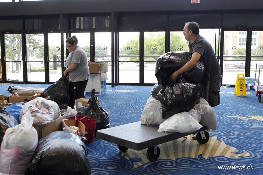 U.S.-HOUSTON-FLOOD-SHELTER