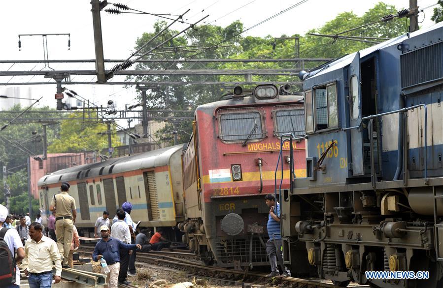 INDIA-NEW DELHI-TRAIN-ACCIDENT