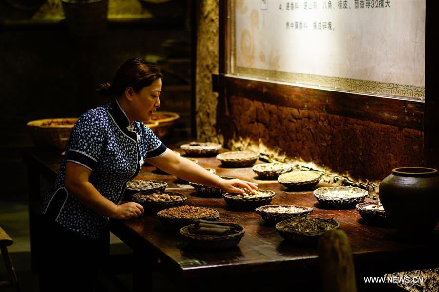 CHINA-SICHUAN-NANCHONG-SNACK (CN)