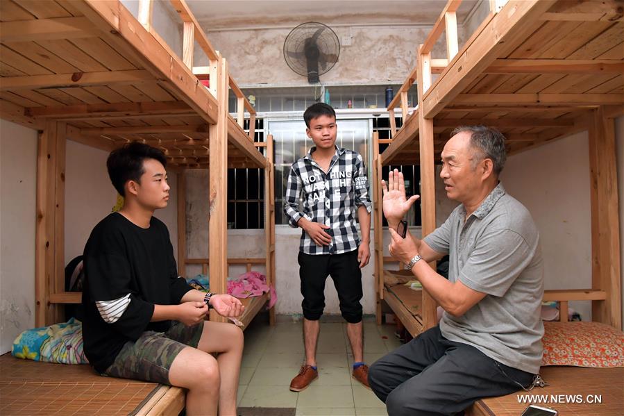 CHINA-NANCHANG-HEARING IMPAIRED-TEACHER(CN)