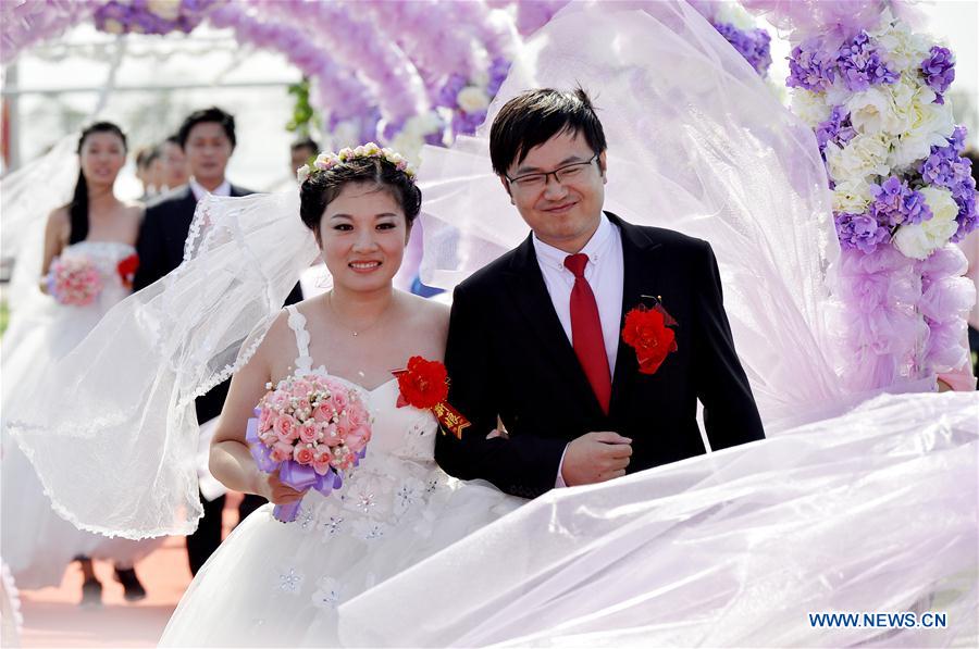 #CHINA-HEBEI-TANGSHAN-GROUP WEDDING (CN)