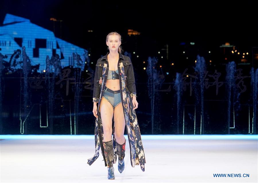 CHINA-CHONGQING-FASHION WEEK(CN)