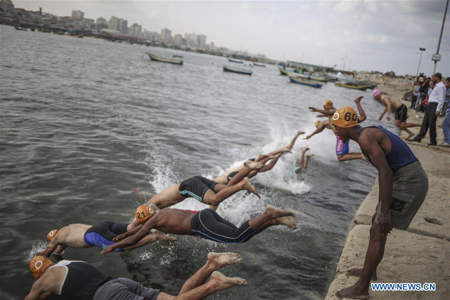 (SP)MIDEAST-GAZA-SWIMMING