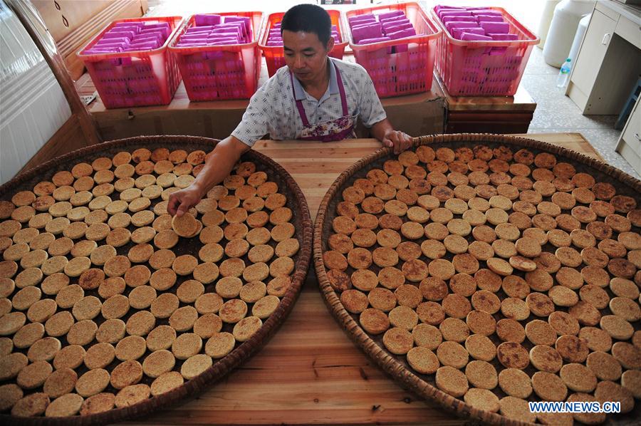#CHINA-MID-AUTUMN FESTIVAL-MOONCAKE-MAKING (CN)