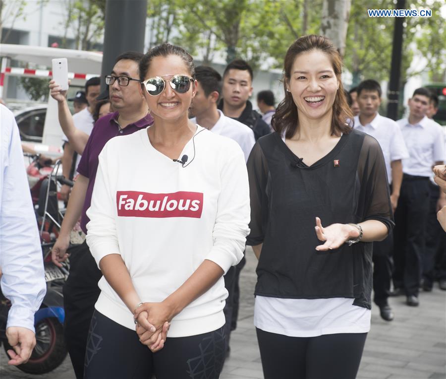 (SP)CHINA-WUHAN-TENNIS-LI NA-MIRZA(CN)