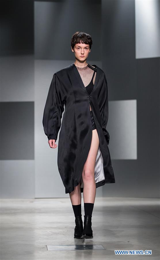 ITALY-MILAN-FASHION WEEK-RICOSTRU