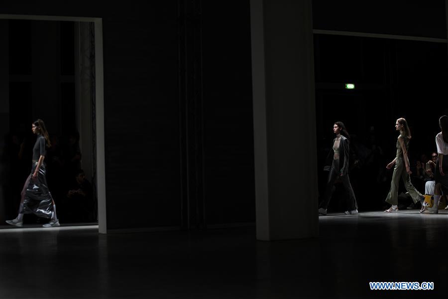 ITALY-MILAN-FASHION WEEK-RICOSTRU