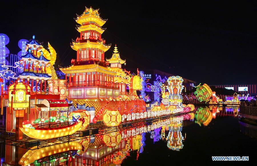 CHINA-ZHEJIANG-HAINING-LANTERNS (CN)