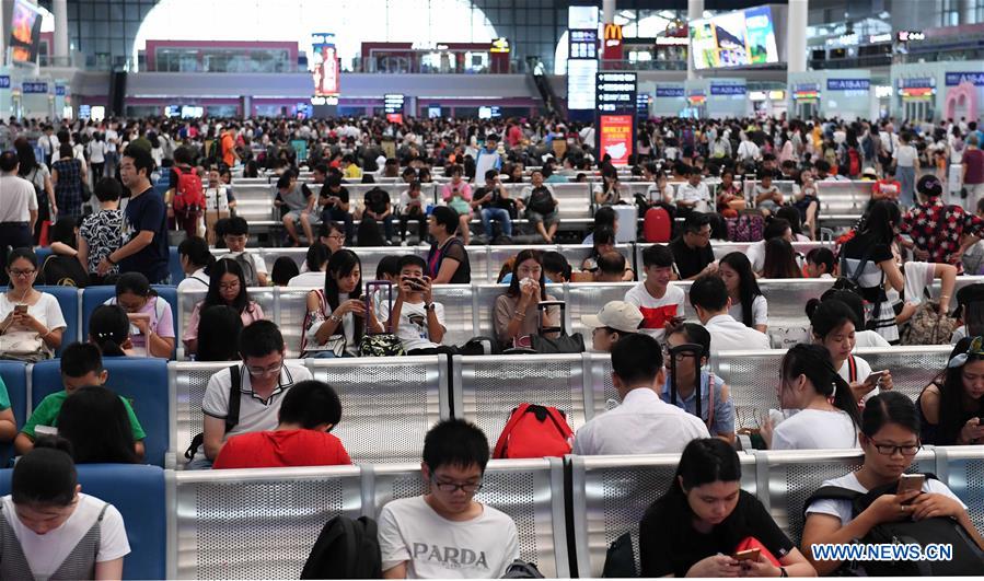 CHINA-NATIONAL DAY HOLIDAY-TRAVEL PEAK (CN)