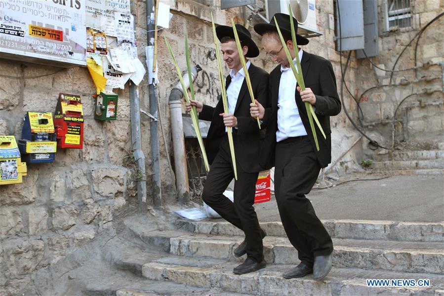 MIDEAST-JERUSALEM-SUKKOT-PREPARATION