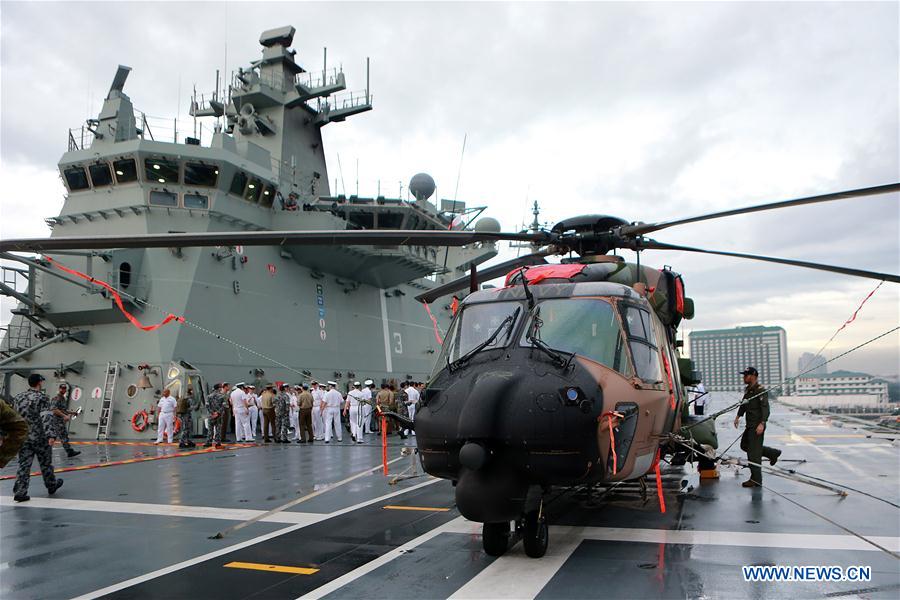 THE PHILIPPINES-MANILA-PRESIDENT-AUSTRALIAN NAVY-VISIT