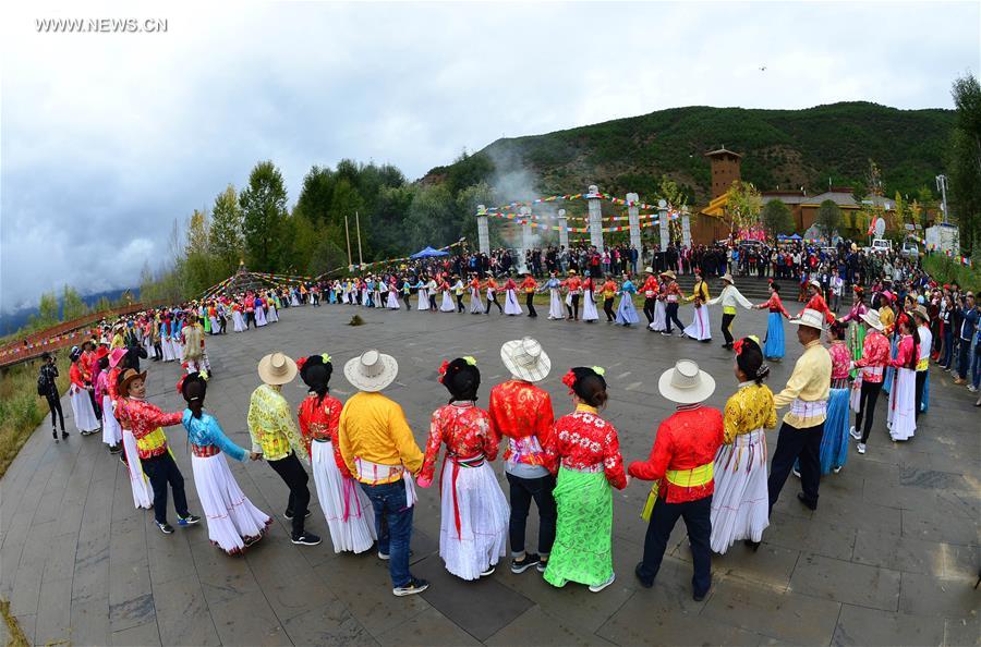 CHINA-SICHUAN-YANYUAN-GROUP WEDDING (CN)