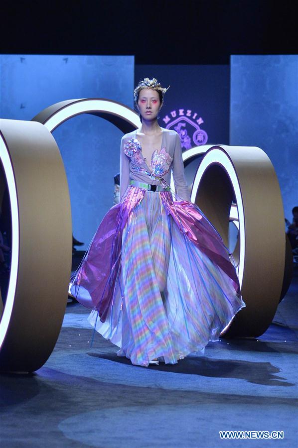 # CHINA-SHANGHAI-FASHION WEEK(CN)