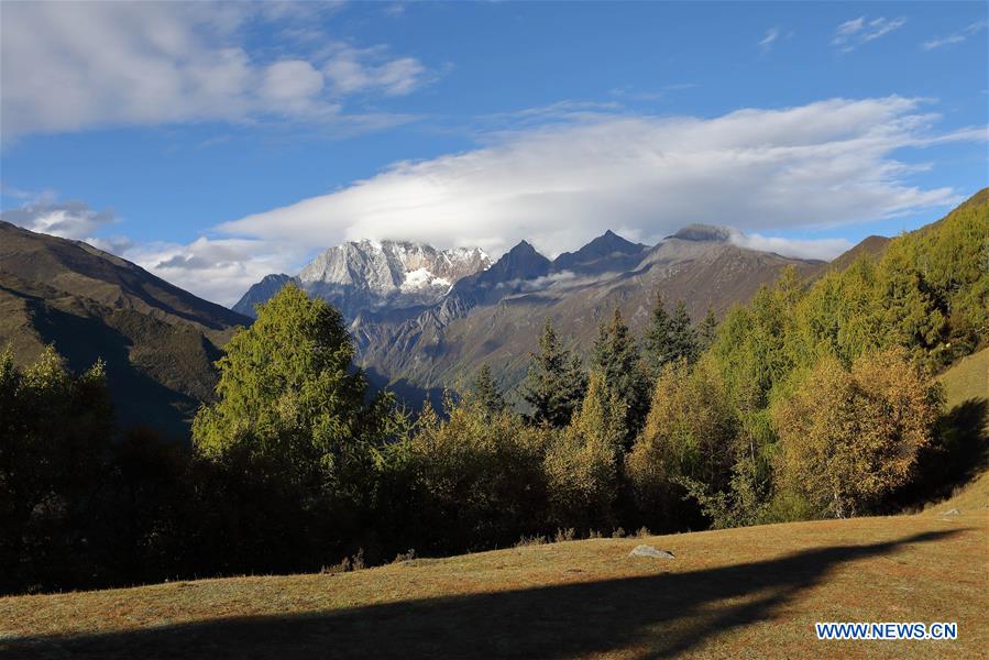 CHINA-SICHUAN-SIGUNIANG MOUNTAIN-SCENERY (CN)