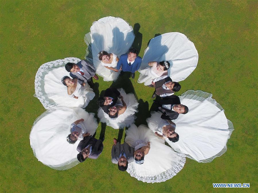 CHINA-YUNNAN-"LOVE TOWN"-WEDDING PHOTOS (CN)