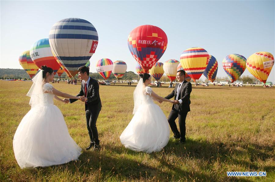 #CHINA-NANJING-GROUP WEDDING CEREMONY (CN)