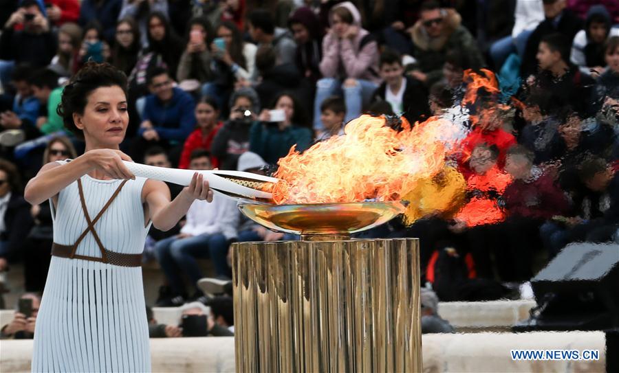 (SP)GREECE-ATHENS-OLYMPIC FLAME CEREMONY