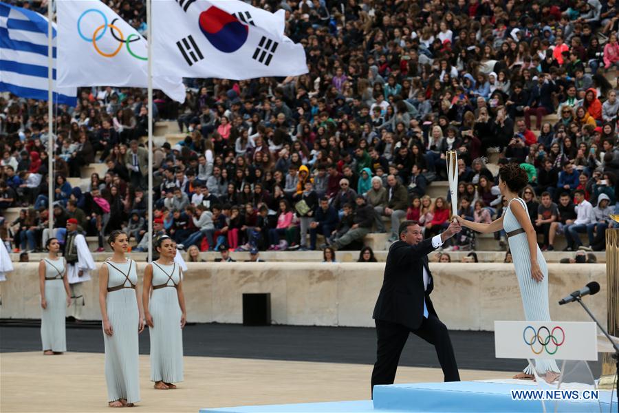 (SP)GREECE-ATHENS-OLYMPIC FLAME CEREMONY
