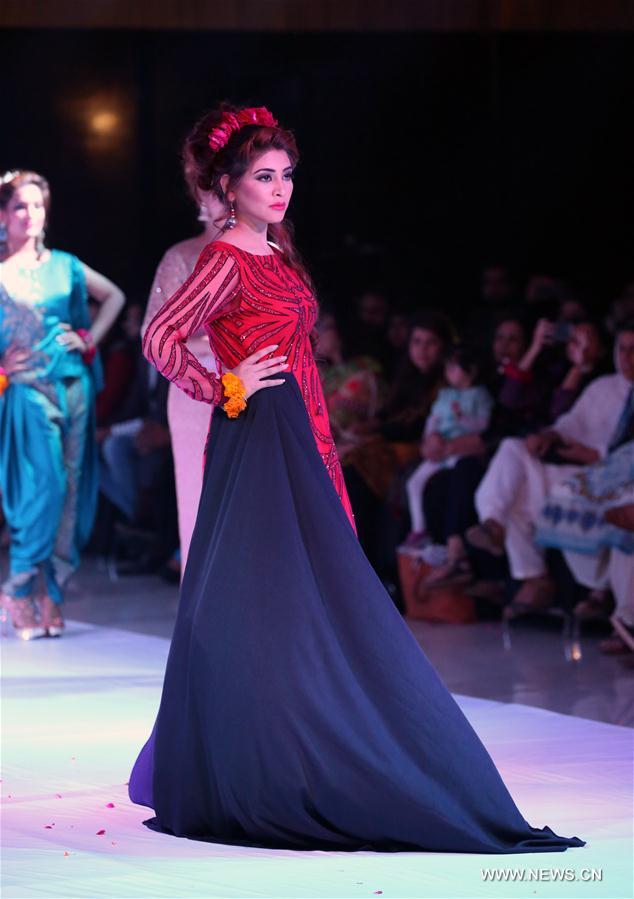 PAKISTAN-RAWALPINDI-FASHION SHOW