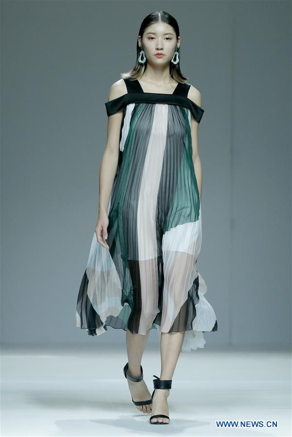 CHINA-BEIJING-FASHION WEEK-LAUREL (CN)