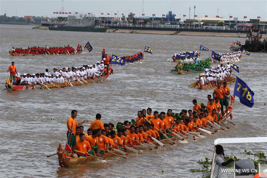 CAMBODIA-PHNOM PENH-WATER FESTIVAL