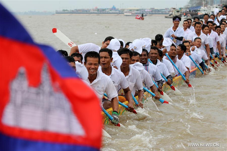 CAMBODIA-PHNOM PENH-WATER FESTIVAL