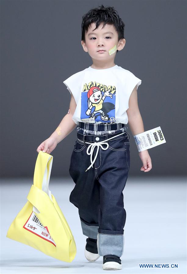 CHINA-BEIJING-FASHION WEEK-MINICHOC (CN)
