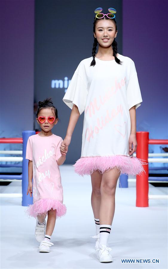 CHINA-BEIJING-FASHION WEEK-MINICHOC (CN)