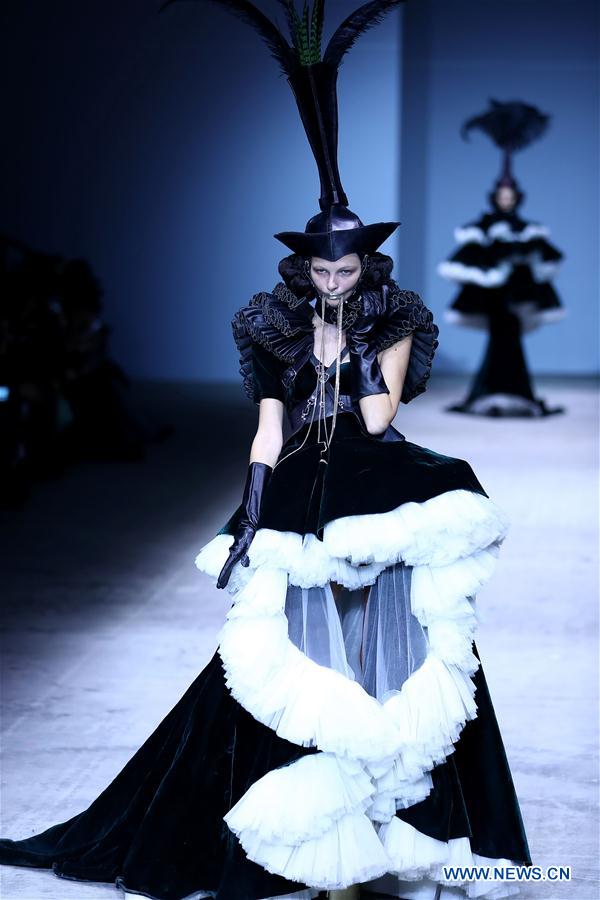 CHINA-BEIJING-FASHION WEEK-HU SHEGUANG (CN)