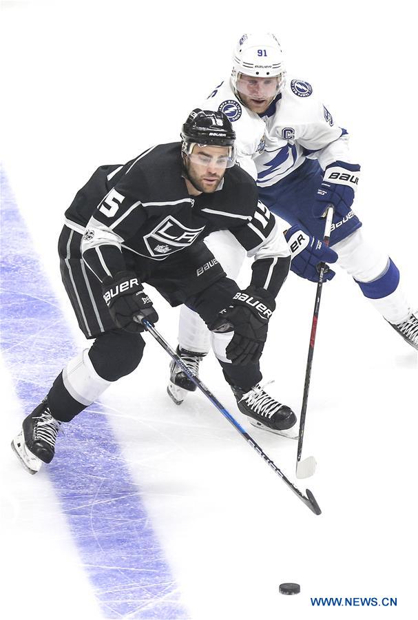 (SP)US-LOS ANGELES-NHL-LIGHTNING-KINGS