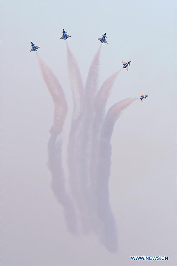 UAE-DUBAI-AIRSHOW 2017-CHINESE AIR FORCE-AUGUST 1ST AIR DEMONSTRATION TEAM