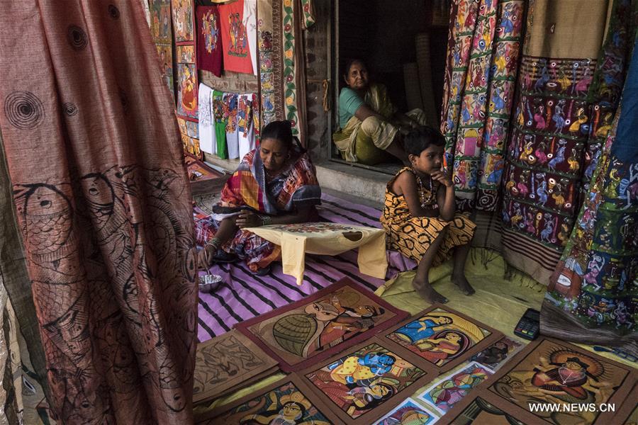 INDIA-KOLKATA-PATTACHITRA-PAINTING