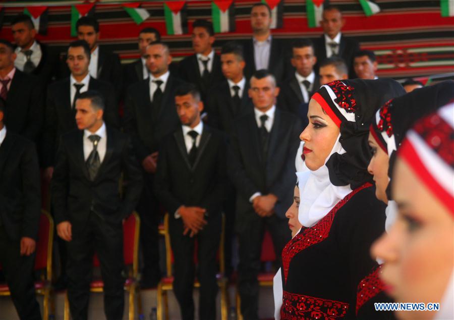 MIDEAST-HEBRON-MASS WEDDING