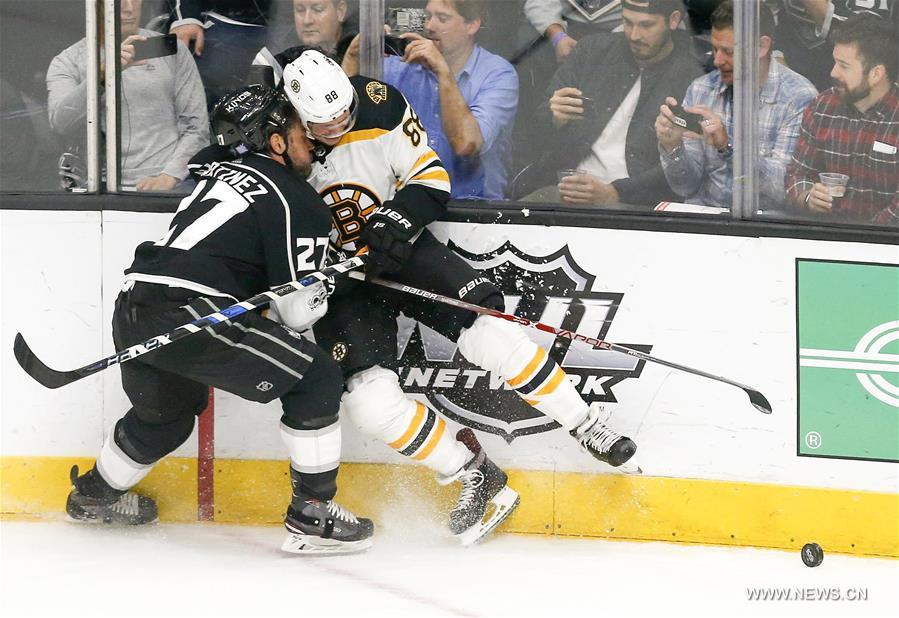 (SP)U.S.-LOS ANGELES-NHL-KINGS-BRUINS