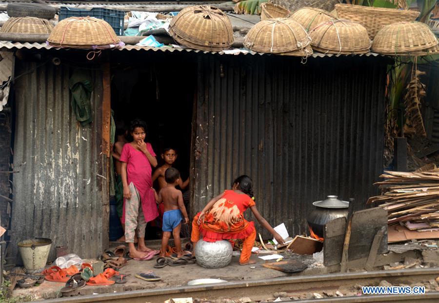 BANGLADESH-DHAKA-SLUM-CHILDREN