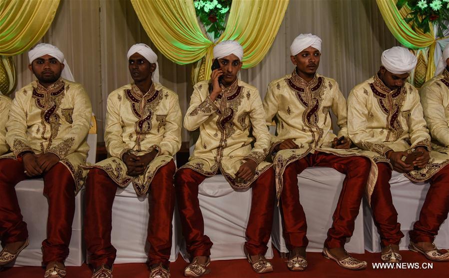 INDIA-MUMBAI-GROUP WEDDING CEREMONY