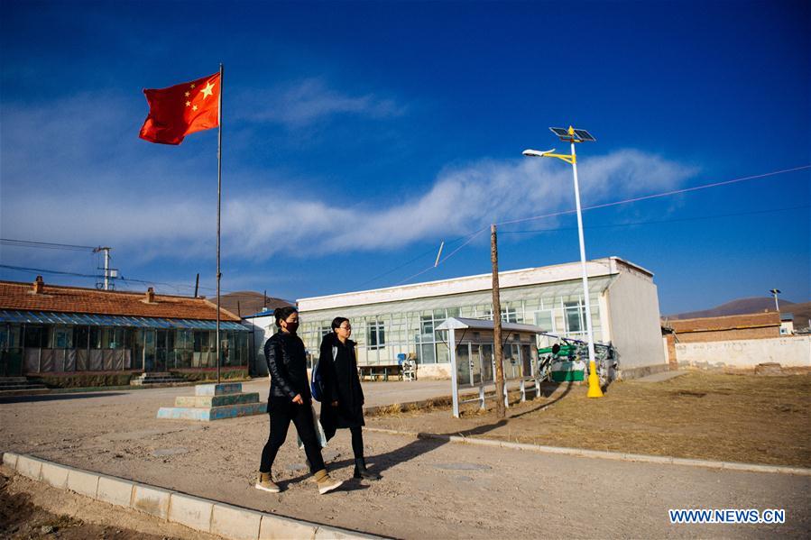 CHINA-GANSU-GANNAN-EDUCATION-VOLUNTEER TEACHER (CN)