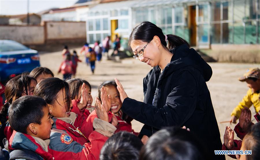 CHINA-GANSU-GANNAN-EDUCATION-VOLUNTEER TEACHER (CN)