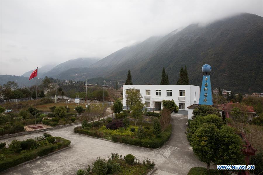 CHINA-SICHUAN-LUDING-GONGGA MOUNTAIN-RESEARCHER (CN)