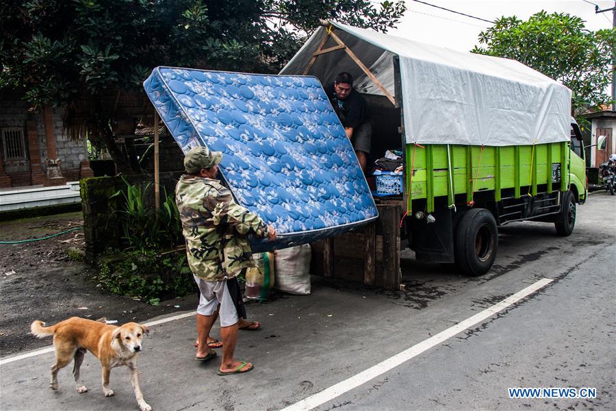 INDONESIA-BALI-MOUNT AGUNG ERUPTION-EVACUATION