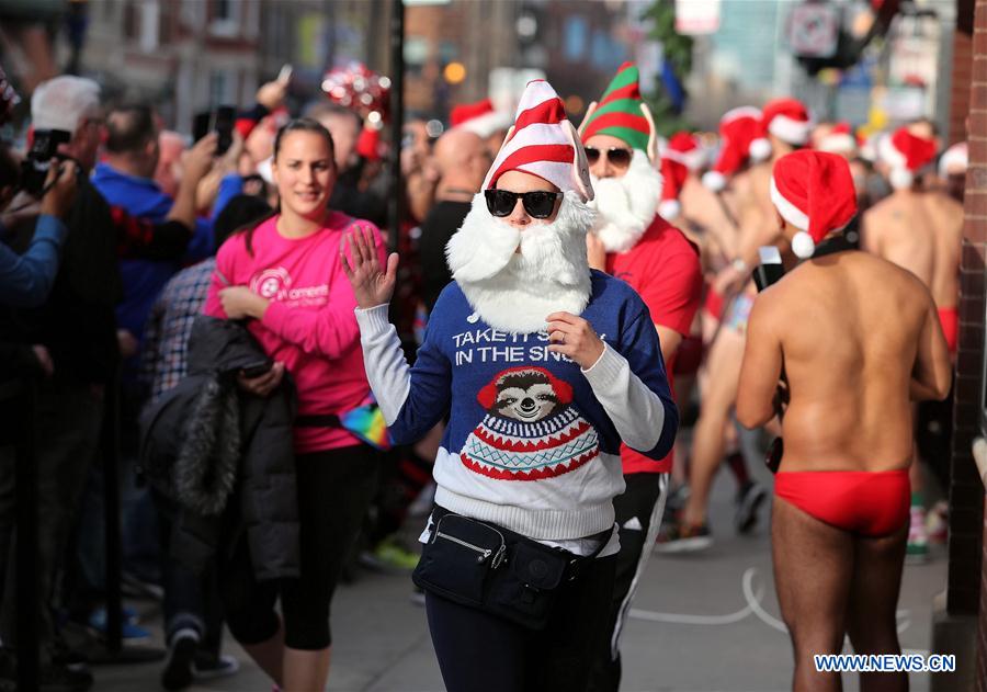 U.S.-CHICAGO-SANTA SPEEDO RUN