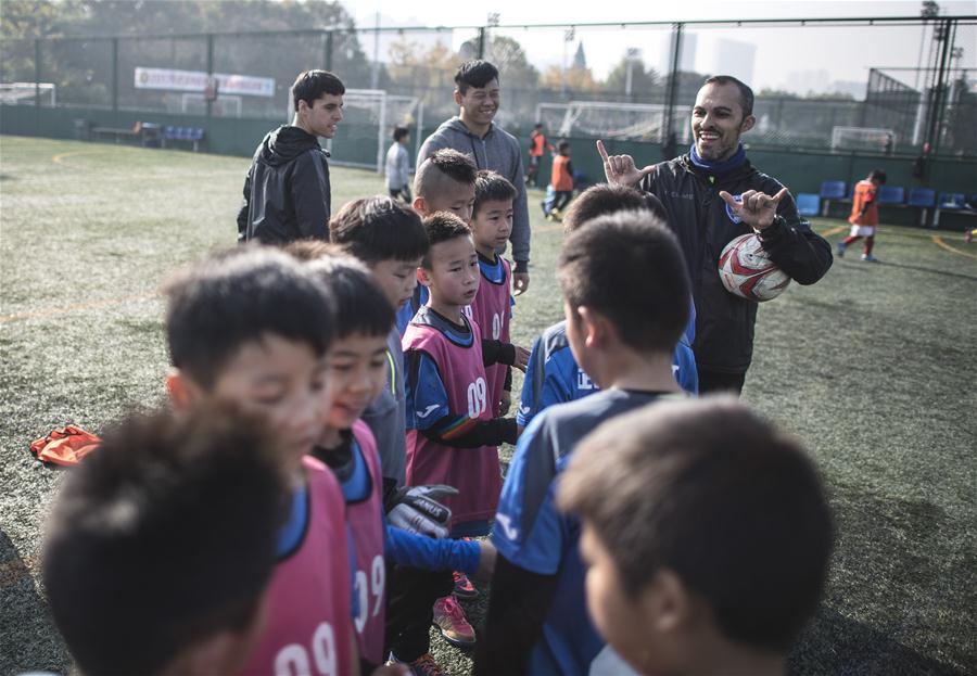 CHINA-WUHAN-FOREIGN SOCCER COACH (CN)