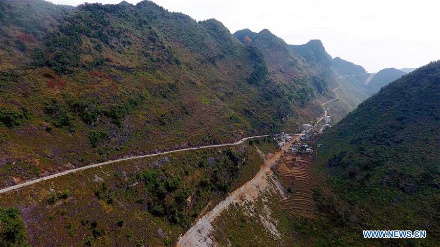#CHINA-GUANGXI-MOUNTAIN ROADS (CN)